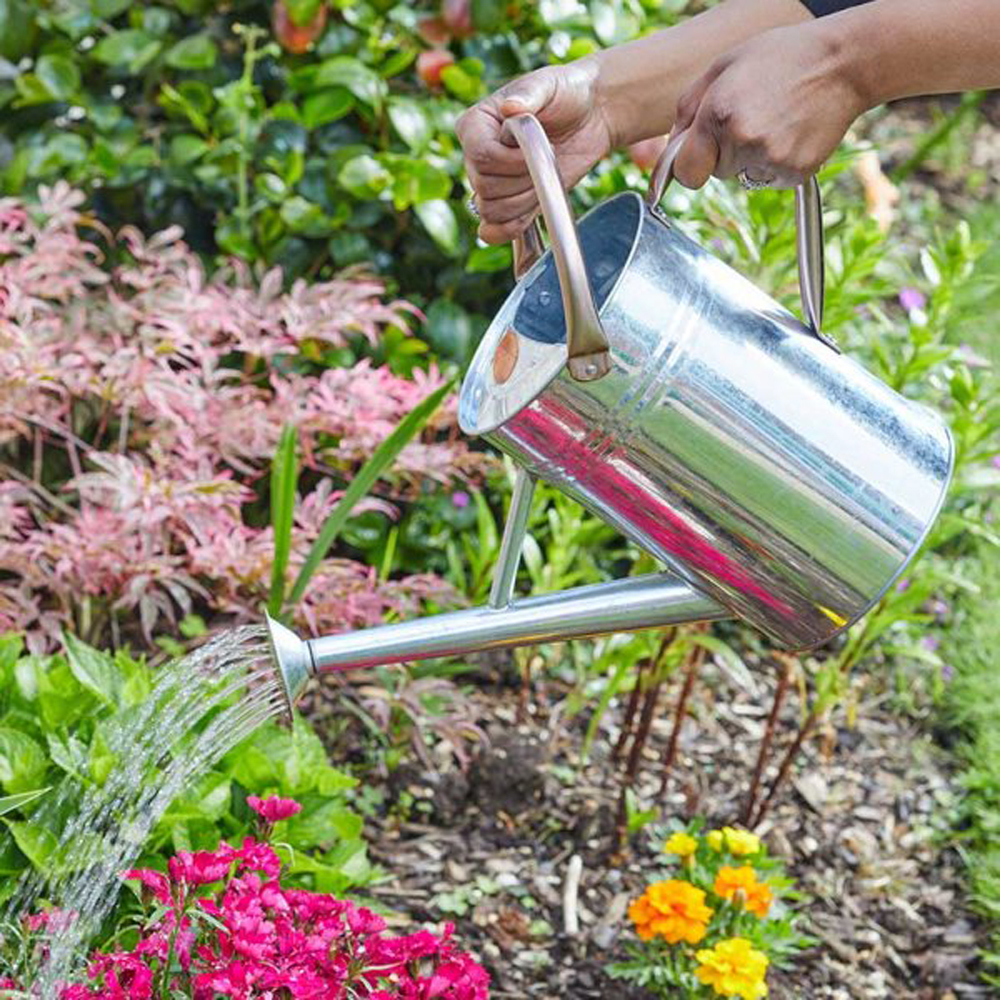 smart-garden-verzinkt-4,5liter-gieter-sfeer