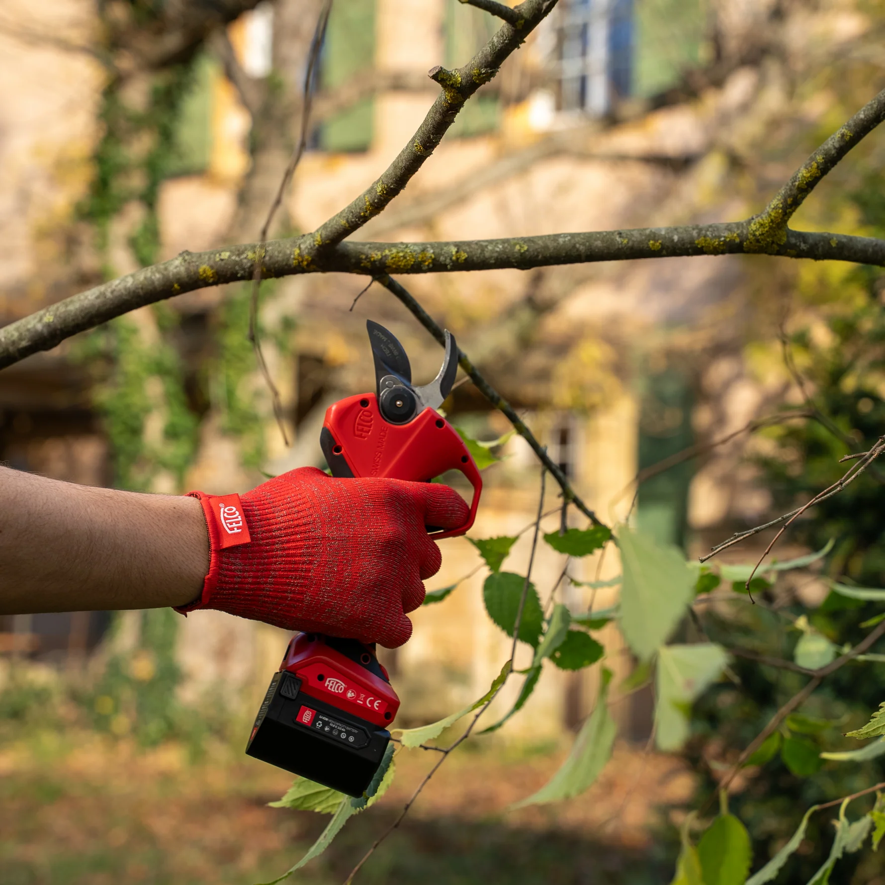 Felco 2e Elektrische Snoeischaar - Inclusief Accu | Knipt tot ⌀ 27 mm - Afbeelding 3